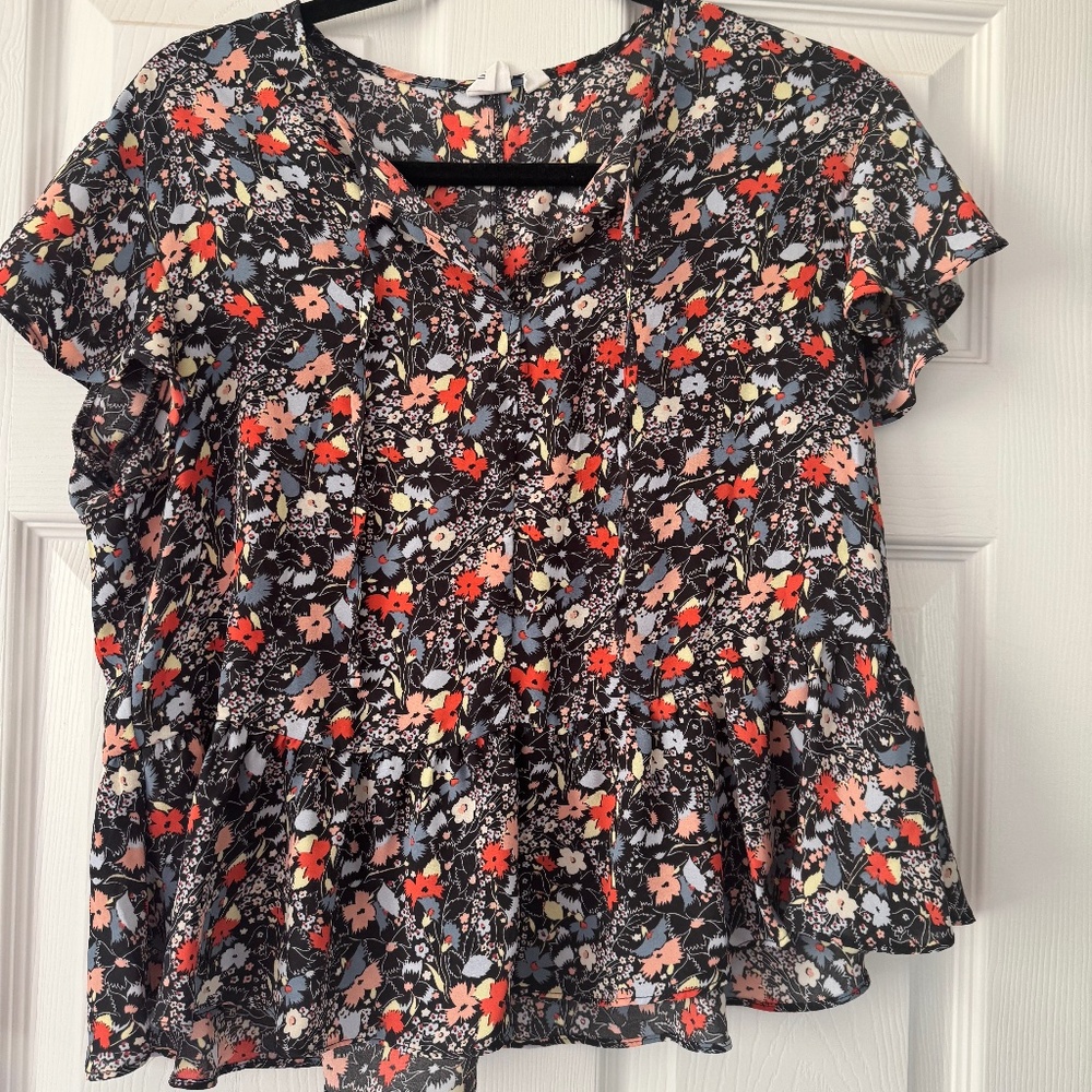GAP floral flutter sleeve blouse